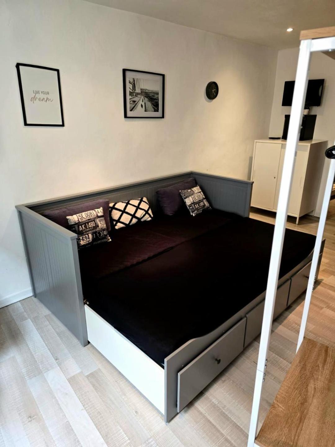 Superbe Appartement Монтелимар Экстерьер фото